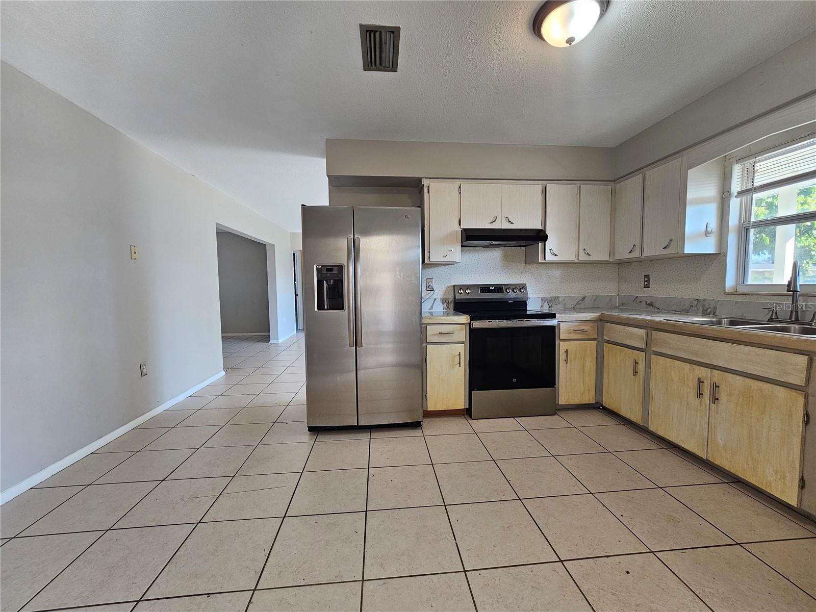 GOLDEN ACRES 2ND ADD - Residential