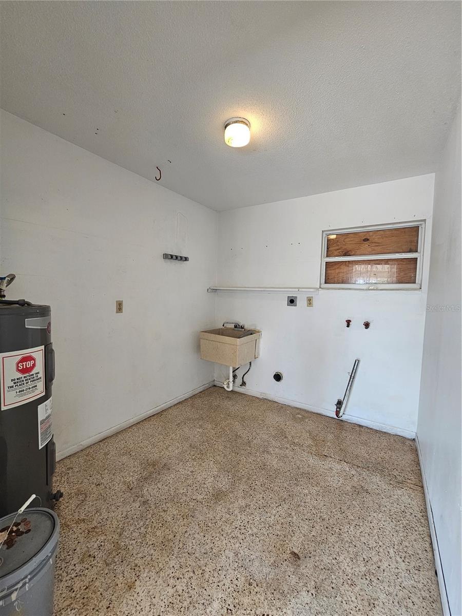 GOLDEN ACRES 2ND ADD - Residential