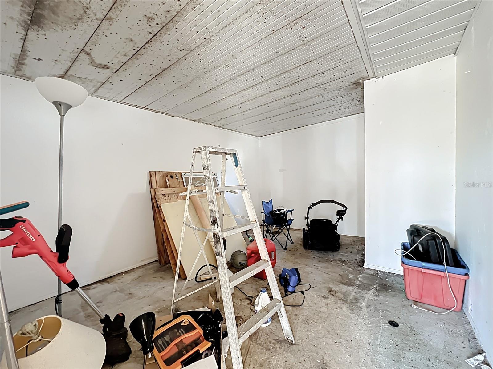 GOLDEN ACRES 2ND ADD - Residential