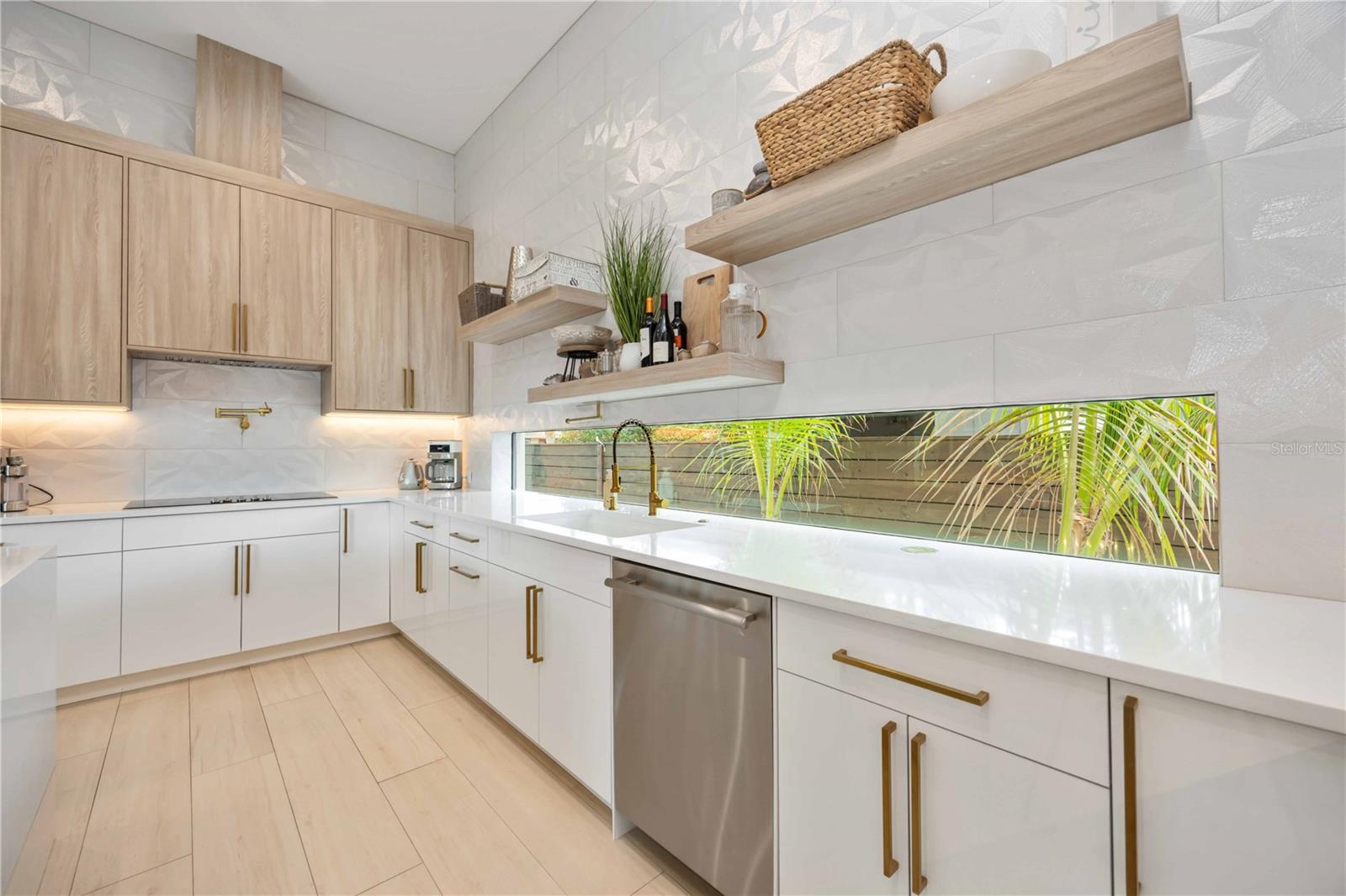 LOMA LINDA PARK - Residential