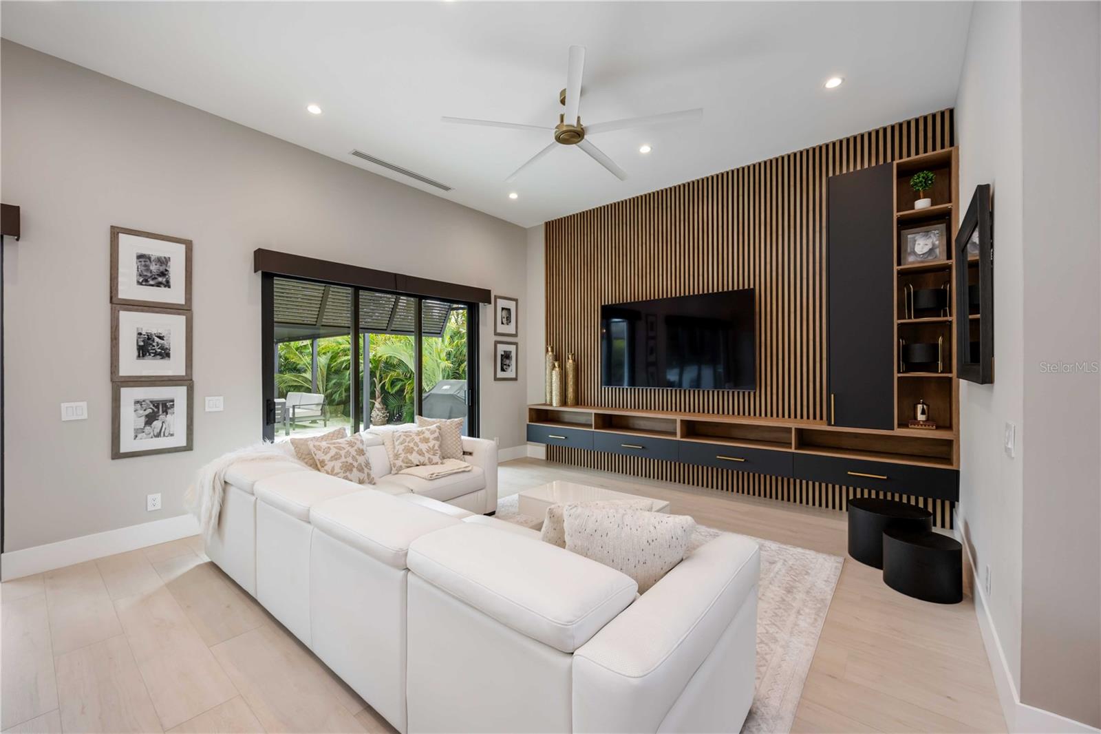 LOMA LINDA PARK - Residential