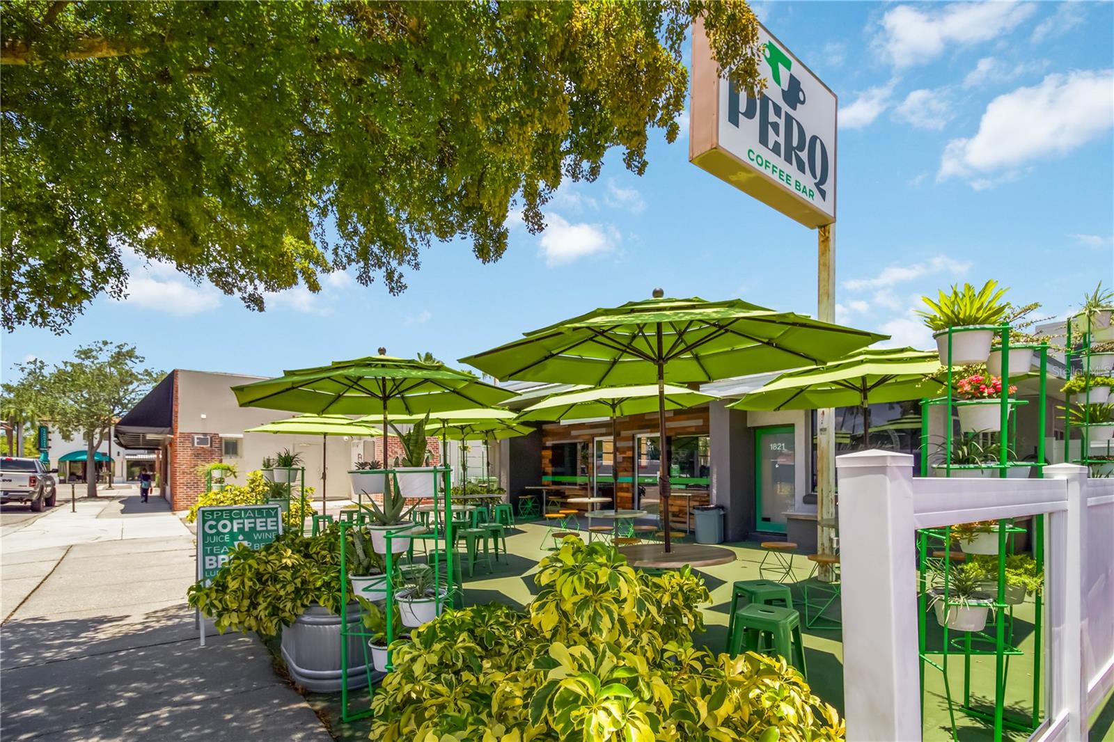 2314 Prospect St, Sarasota, FL, 34239, USA, 5 Bedrooms Bedrooms, ,6 BathroomsBathrooms,Residential,Contingent,2314 Prospect St,A4684572