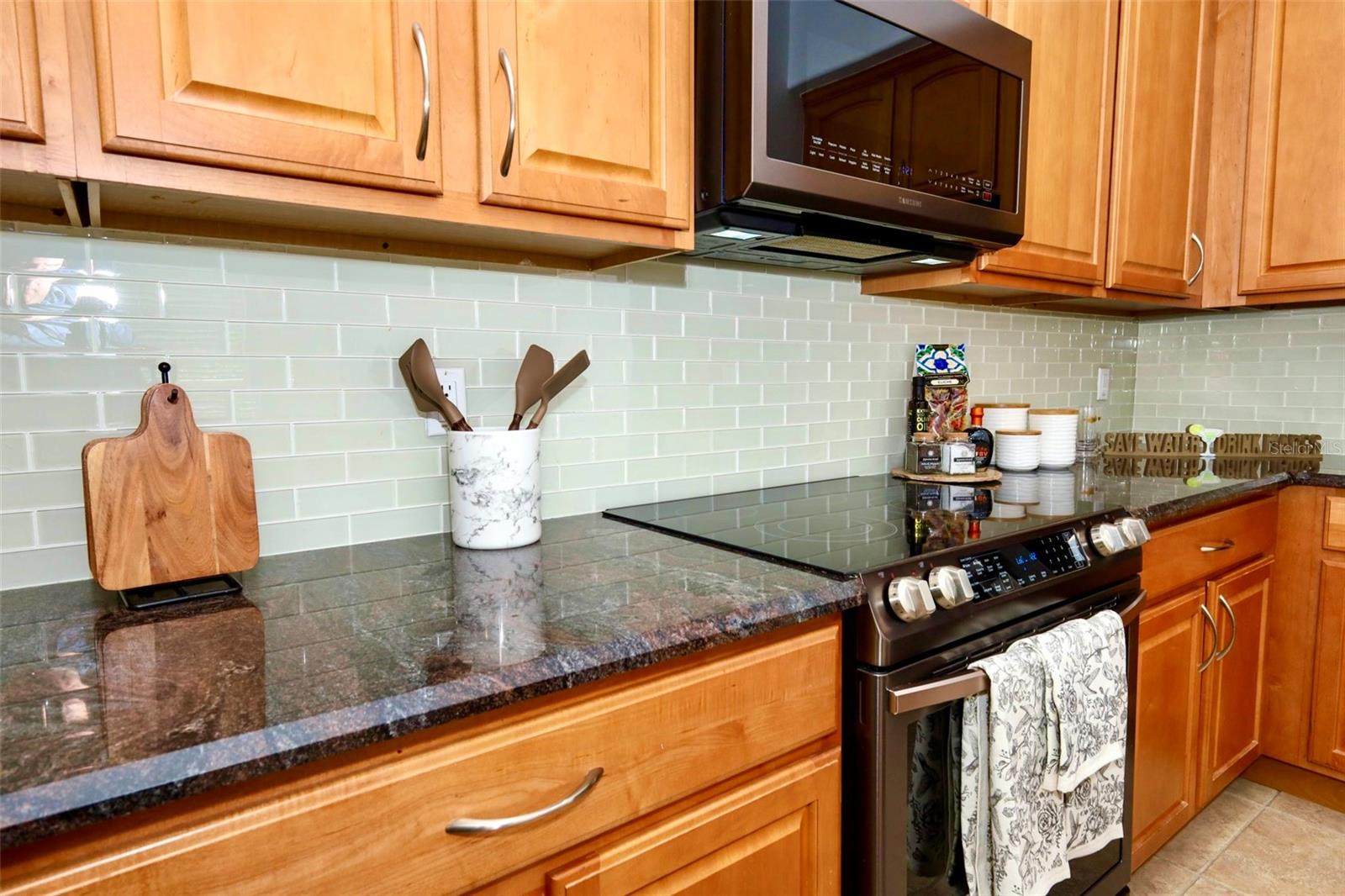 VIZCAYA HEIGHTS CONDO OR 6575 1315 - Residential