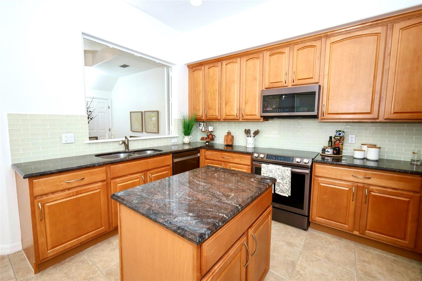 VIZCAYA HEIGHTS CONDO OR 6575 1315 - Residential