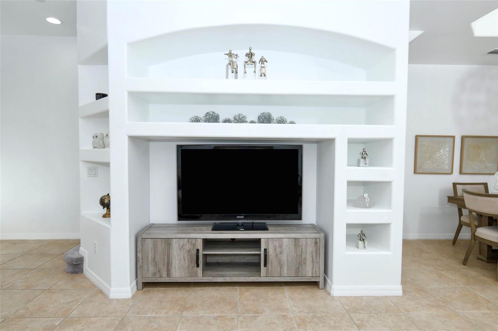 VIZCAYA HEIGHTS CONDO OR 6575 1315 - Residential