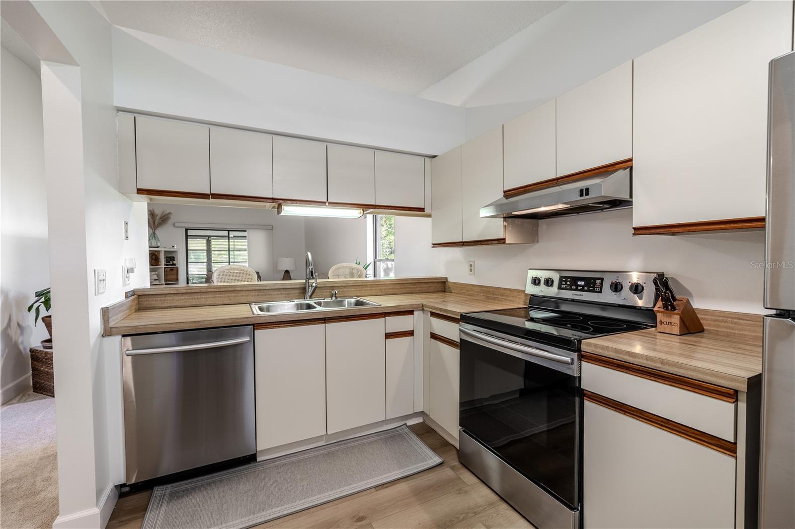 1400 AZALEA DRIVE 1602