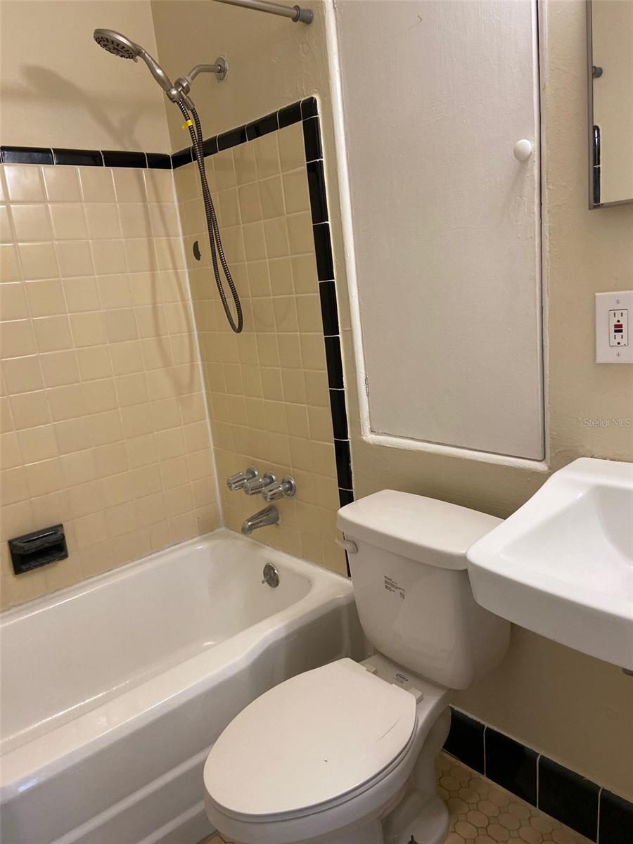 BOULEVARD HEIGHTS - Residential Lease