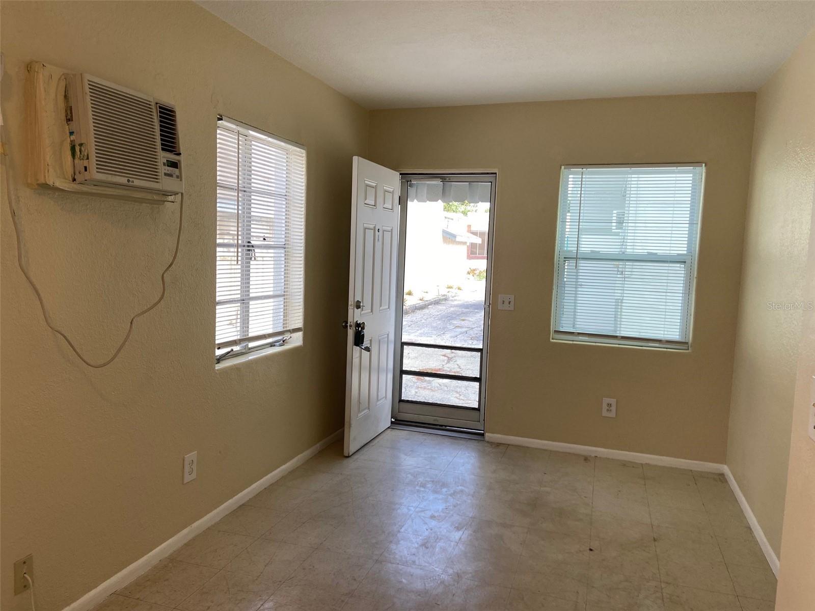 BOULEVARD HEIGHTS - Residential Lease