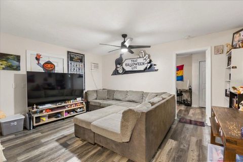Tiny photo for 829 NE 3rd Street, Ocala, FL 34470 (MLS # O6406552)