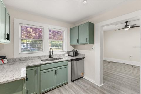 Tiny photo for 829 NE 3rd Street, Ocala, FL 34470 (MLS # O6406552)