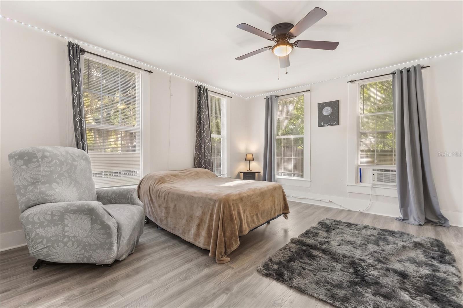 SMITH & DAUGHERTYS ADD/CITY/O - Residential