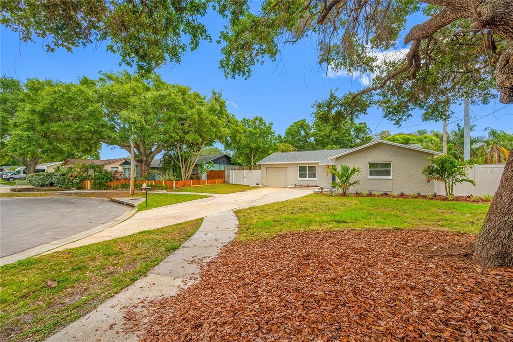 Photo of 1549 Huntington Lane, Clearwater, FL 33755 (MLS # TB8486781)