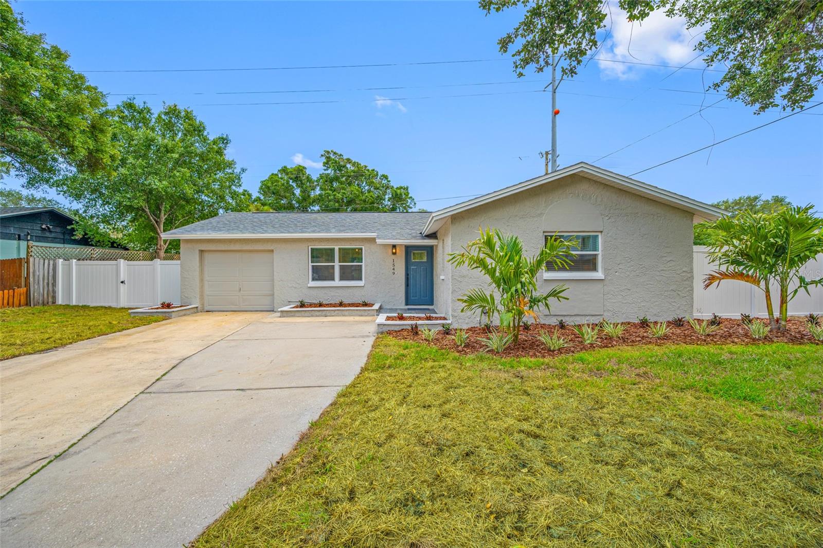 1549 HUNTINGTON LANE