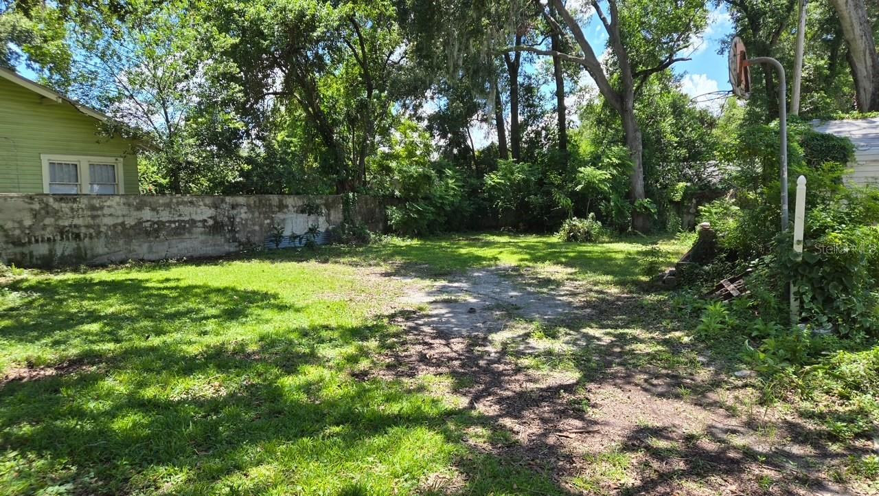 DE LEON PARK - Land