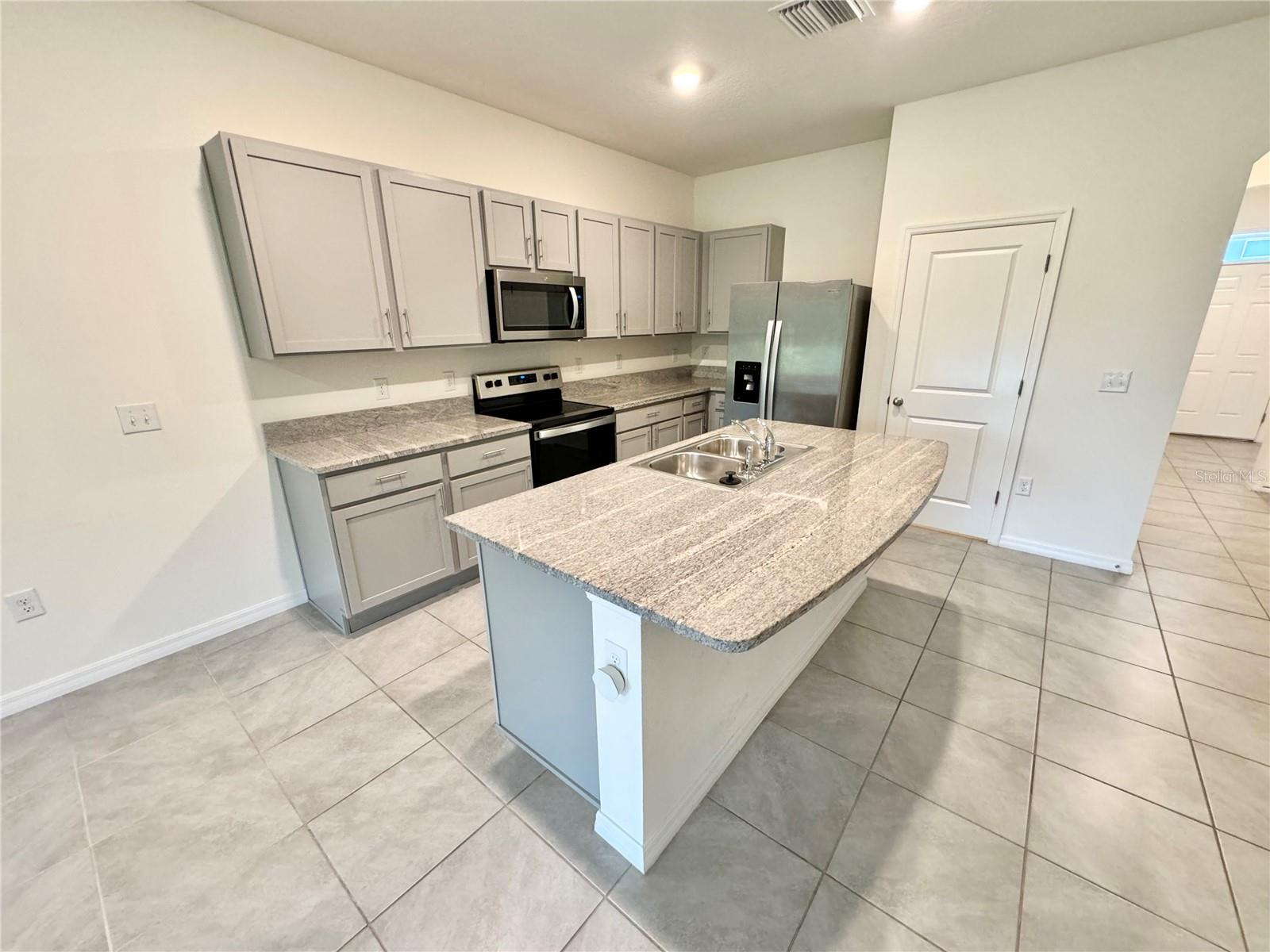 UNION PARK PH 7B PB 82 PG 138 BLOCK 9 LOT 11 - Residential Lease