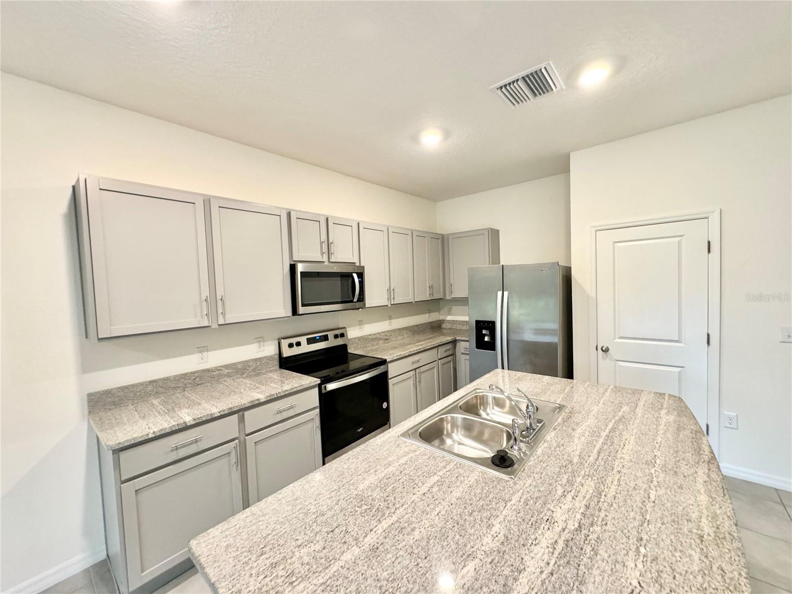 UNION PARK PH 7B PB 82 PG 138 BLOCK 9 LOT 11 - Residential Lease