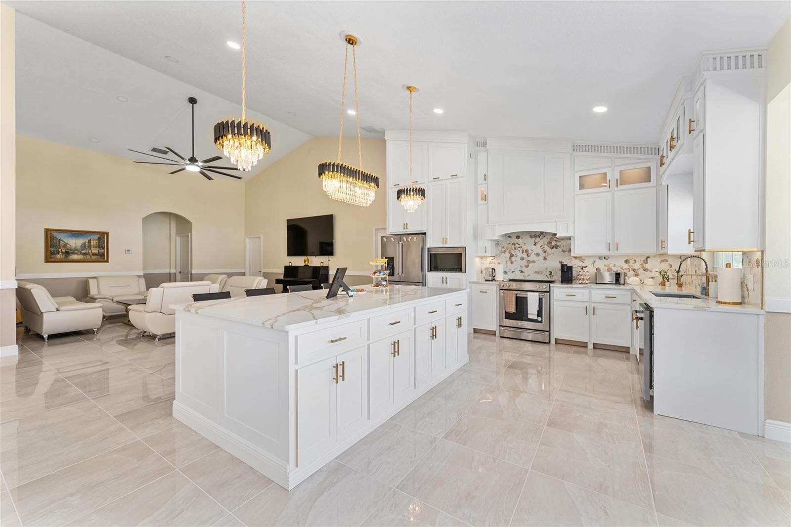 ALAMO ESTATES UNIT TWO - Residential Lease