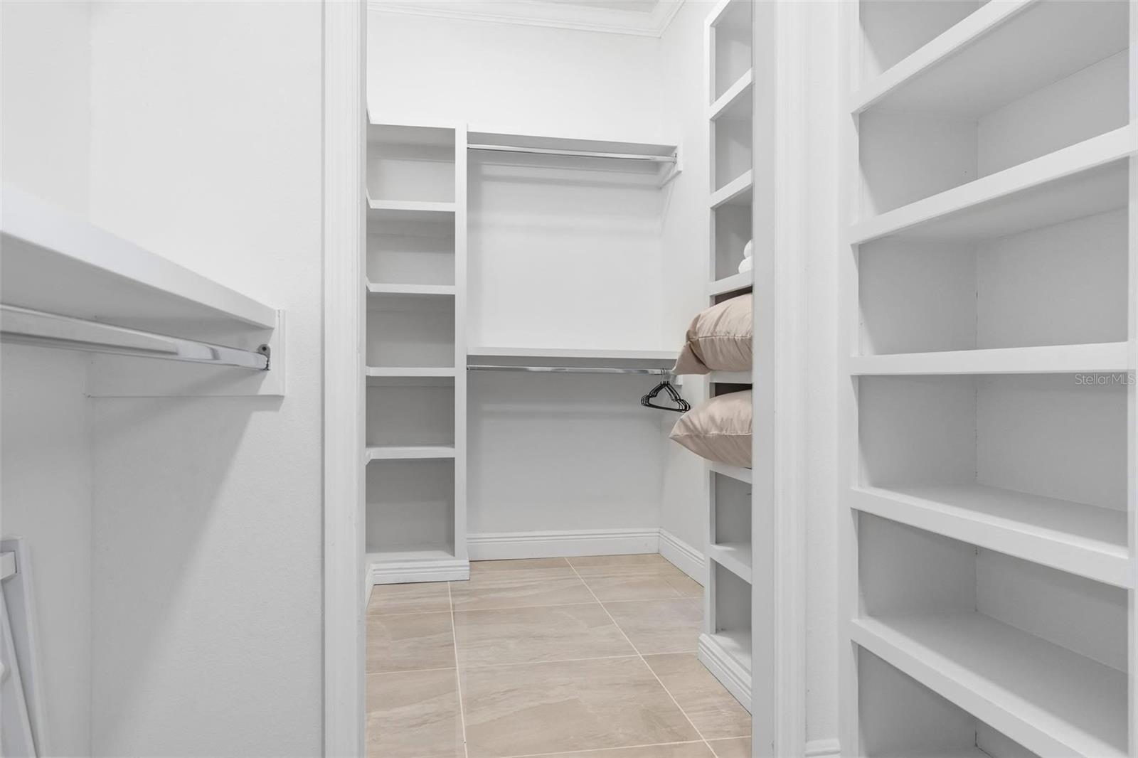 ALAMO ESTATES UNIT TWO - Residential Lease