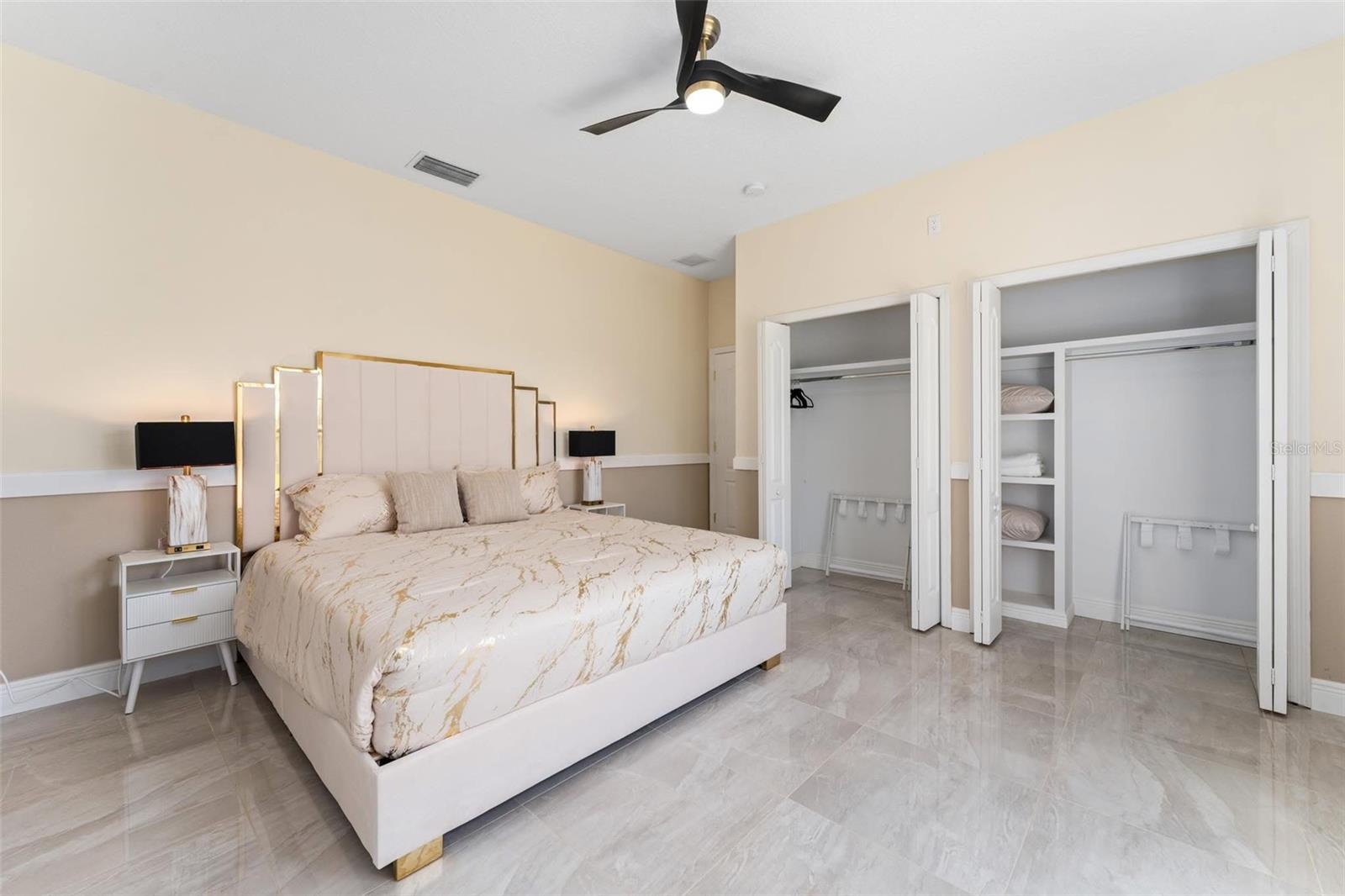 ALAMO ESTATES UNIT TWO - Residential Lease