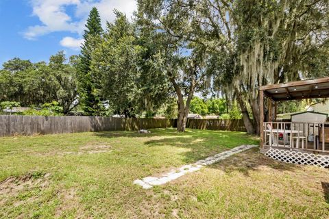 A home in WINTER HAVEN