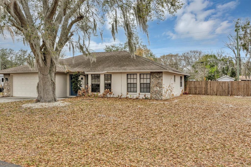 Photo of 1548 Bowmans Trail, Lakeland, FL 33809 (MLS # O6387130)