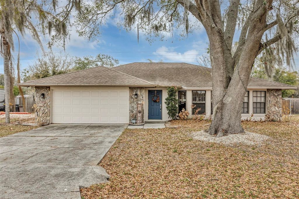 Photo of 1548 Bowmans Trail, Lakeland, FL 33809 (MLS # O6387130)