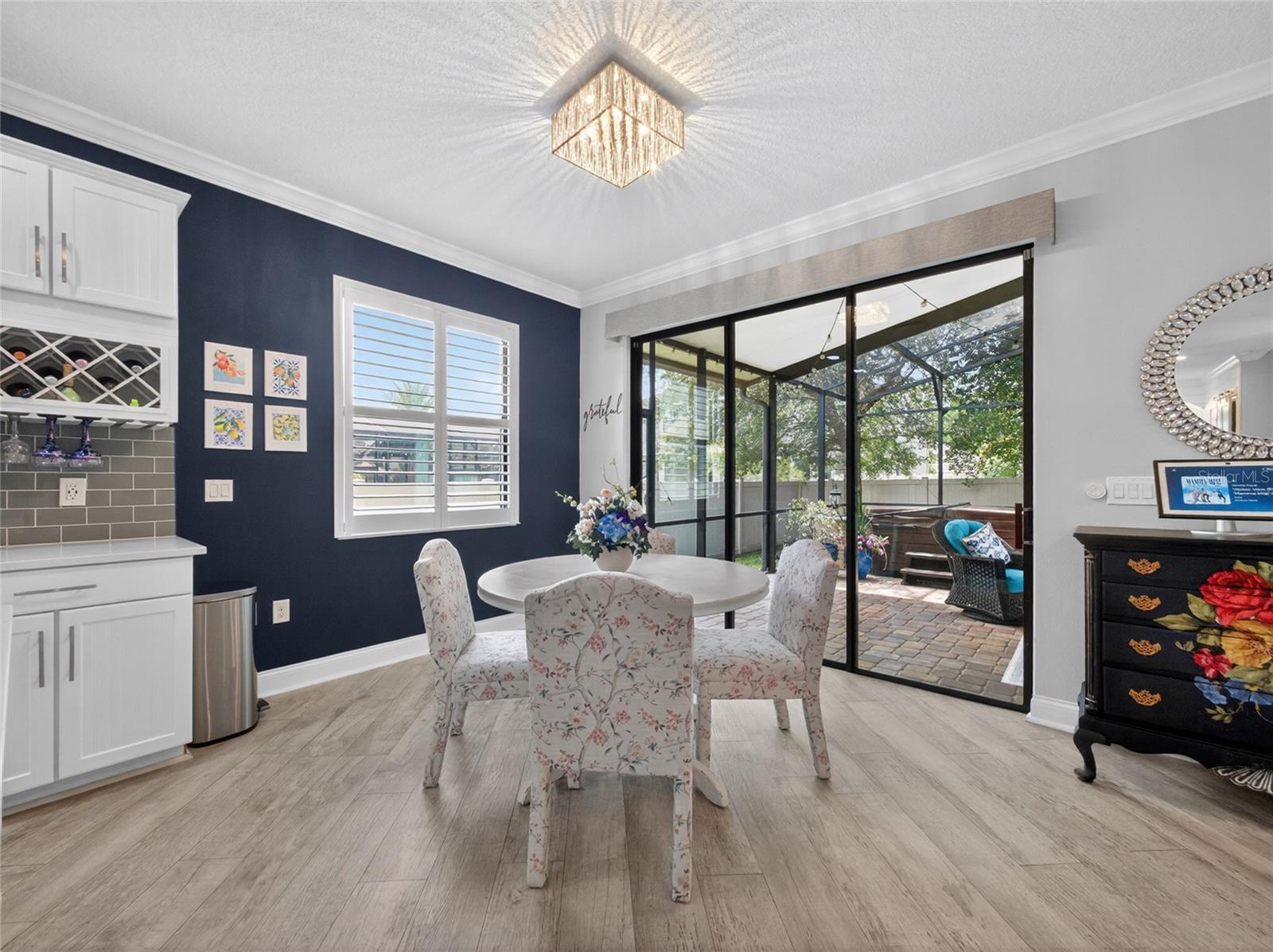 VERSAILLES - Residential