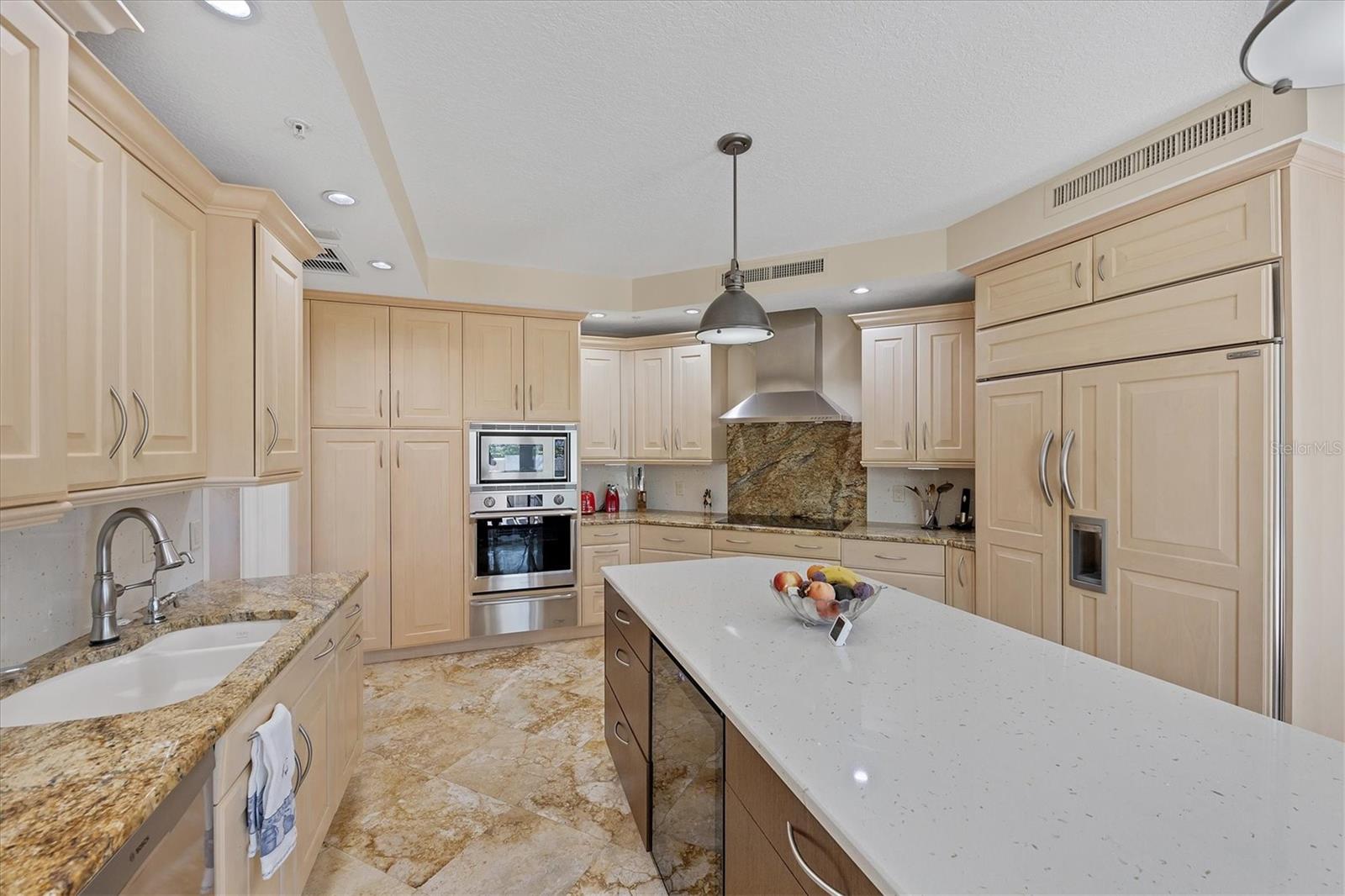 THE SAVOY ON PALM - Residential