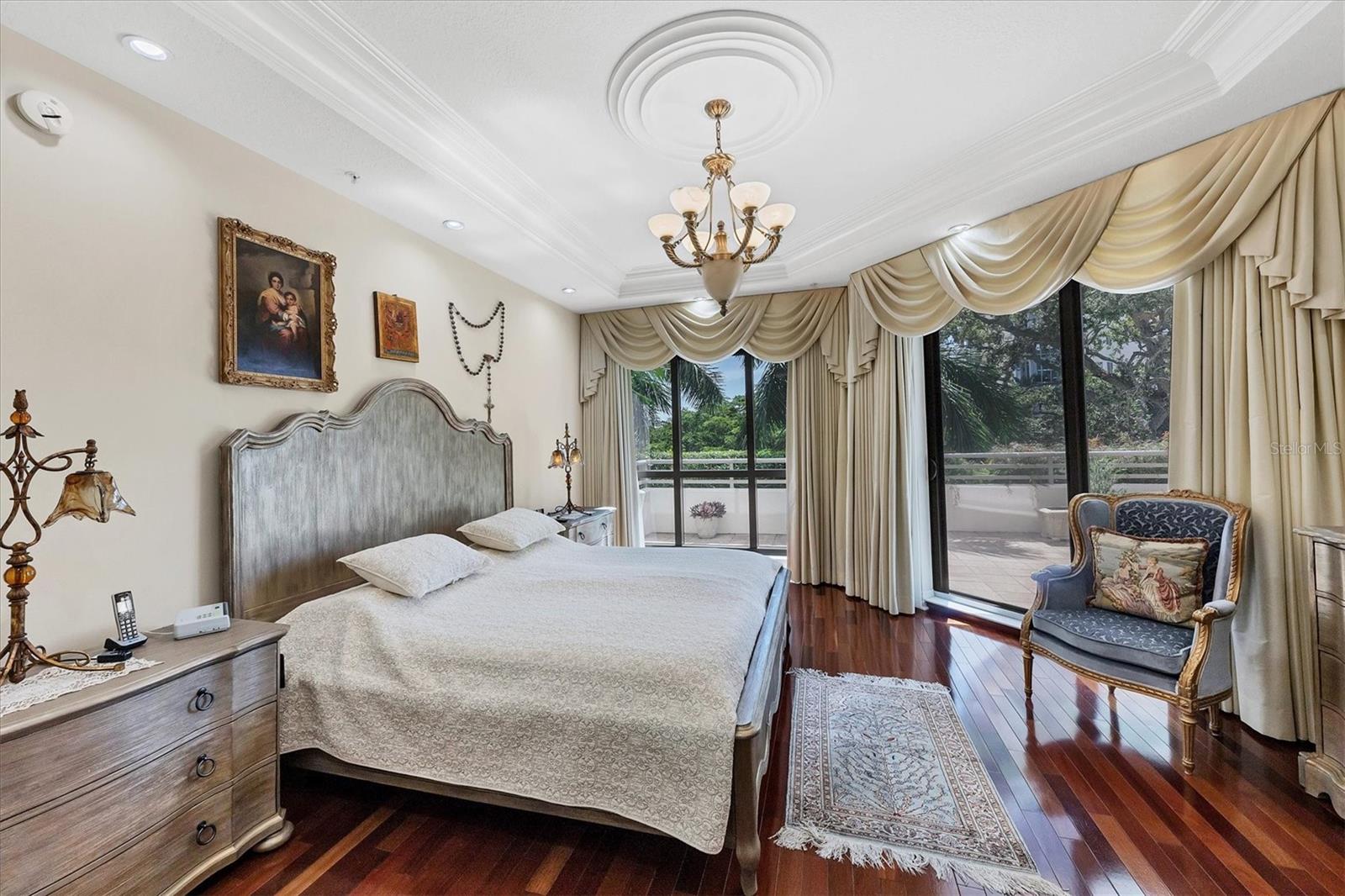 THE SAVOY ON PALM - Residential