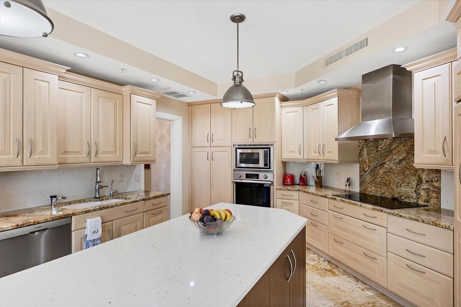 THE SAVOY ON PALM - Residential