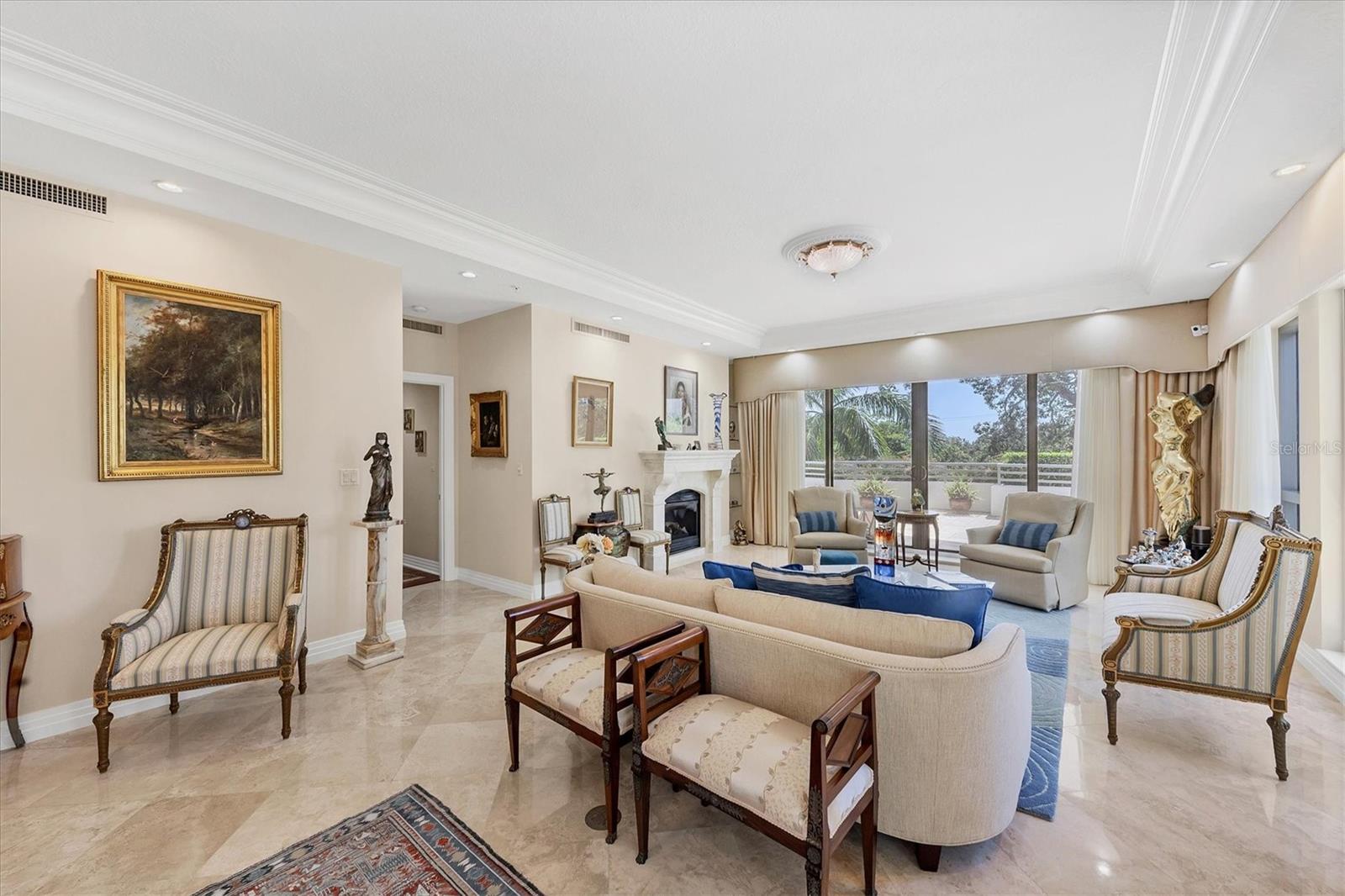 THE SAVOY ON PALM - Residential