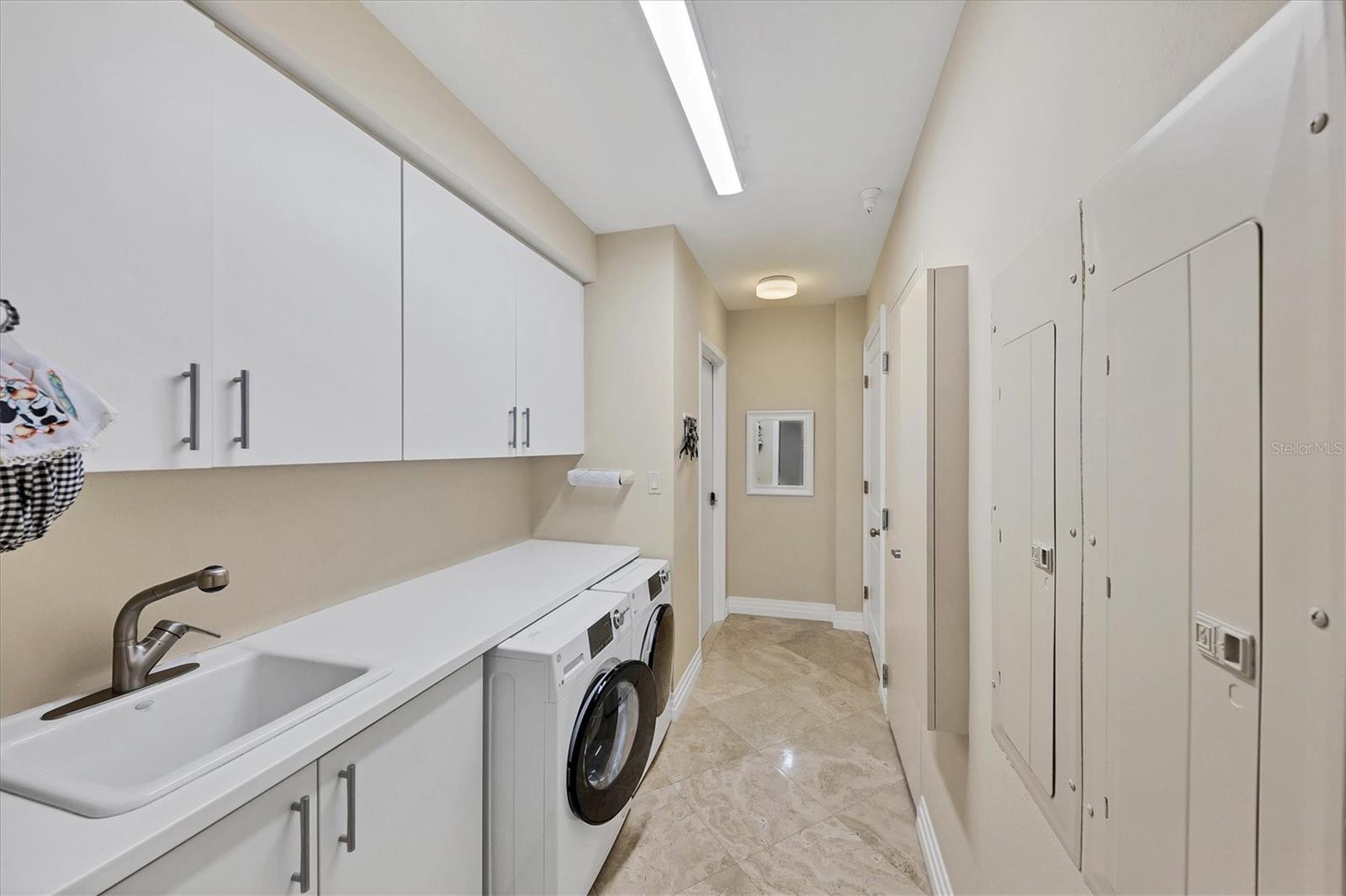 THE SAVOY ON PALM - Residential