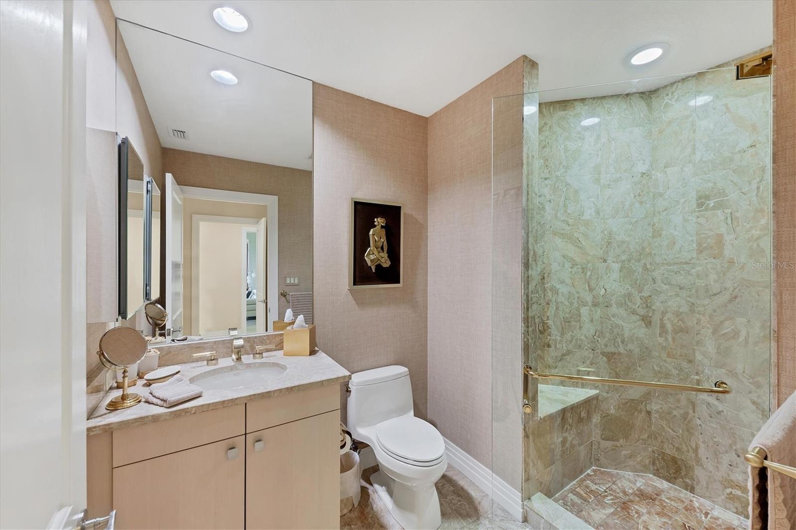 THE SAVOY ON PALM - Residential