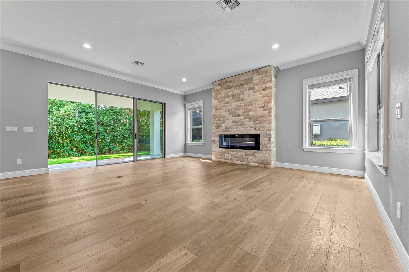 808 SHERBOURNE CIRCLE