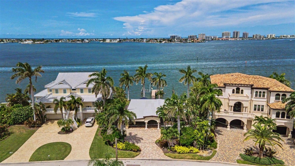 Photo of 52 N Pine Circle, Belleair, FL 33756 (MLS # TB8545858)