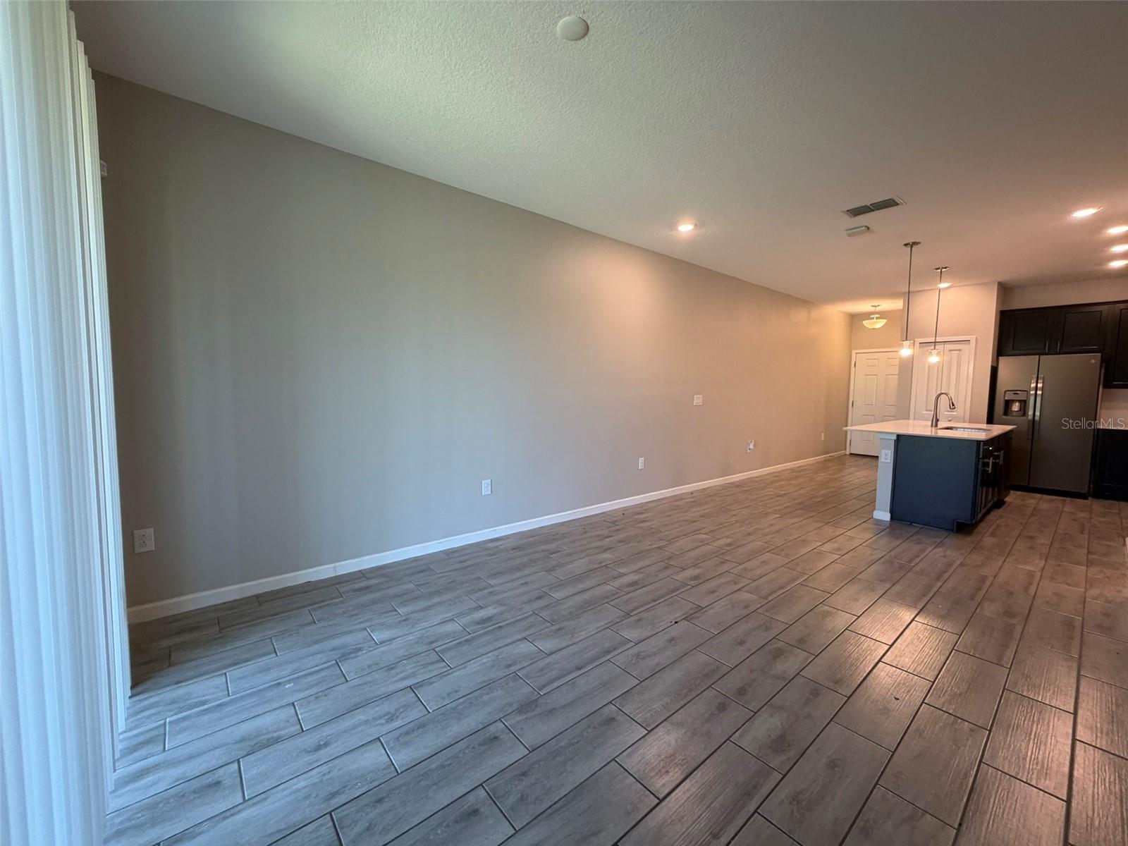 ECON TRLS PH 2 - Residential Lease