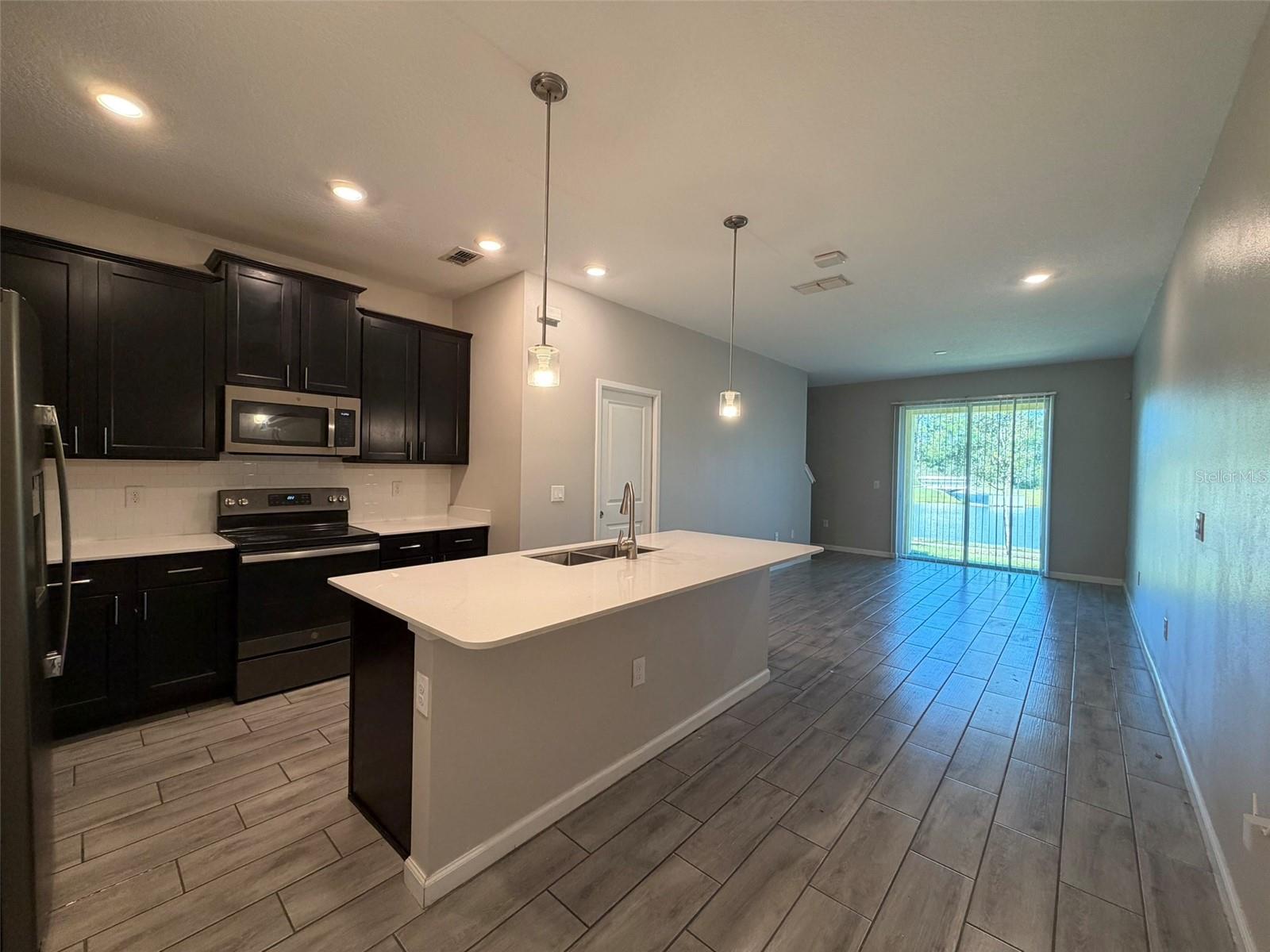 ECON TRLS PH 2 - Residential Lease