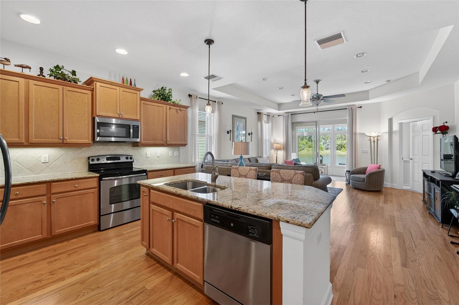 OAKLEY GREEN CONDO - Residential