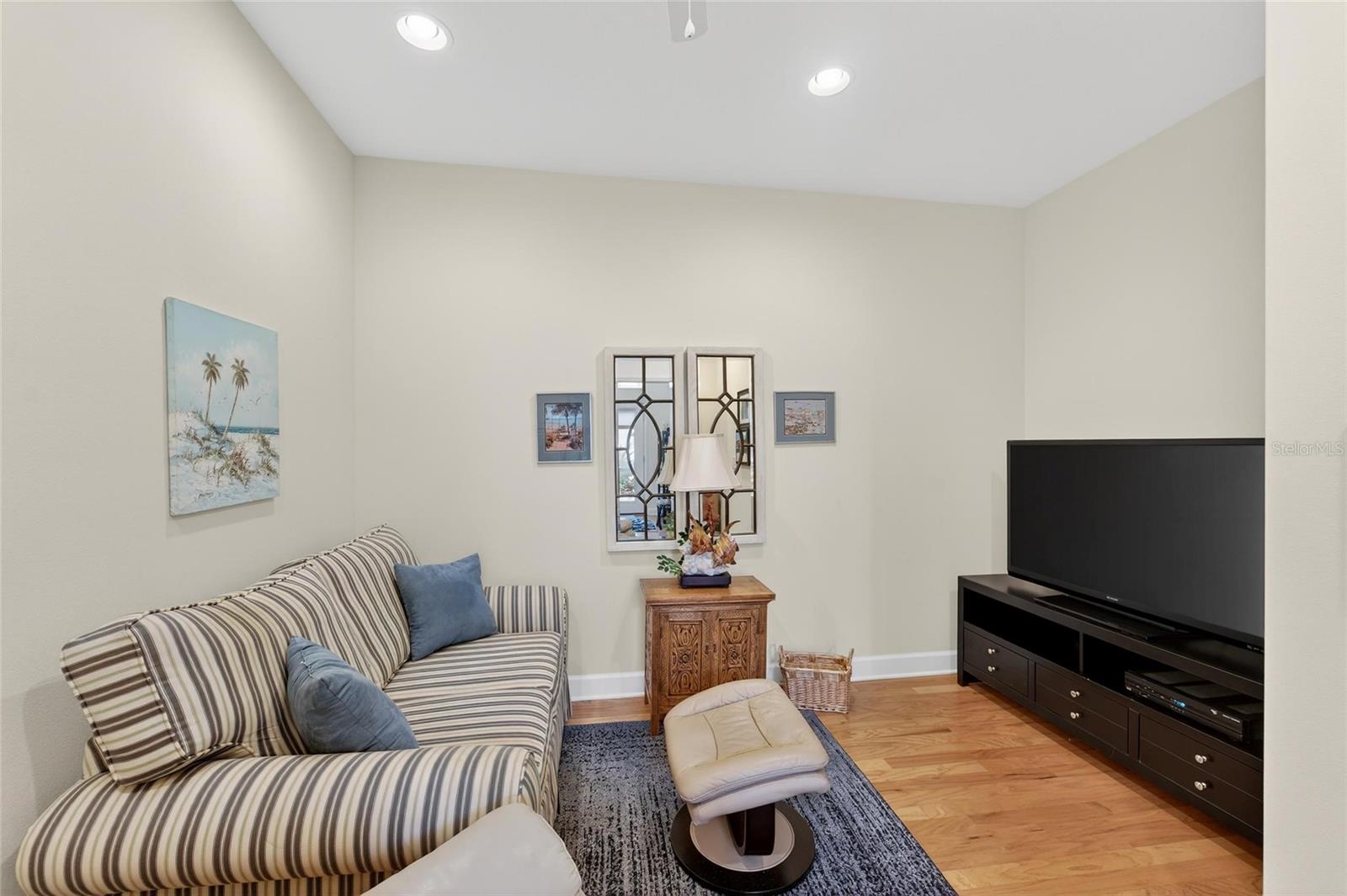 OAKLEY GREEN CONDO - Residential