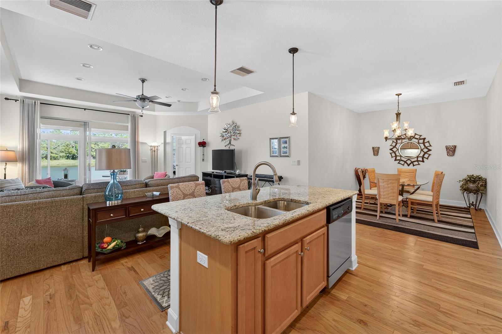 OAKLEY GREEN CONDO - Residential