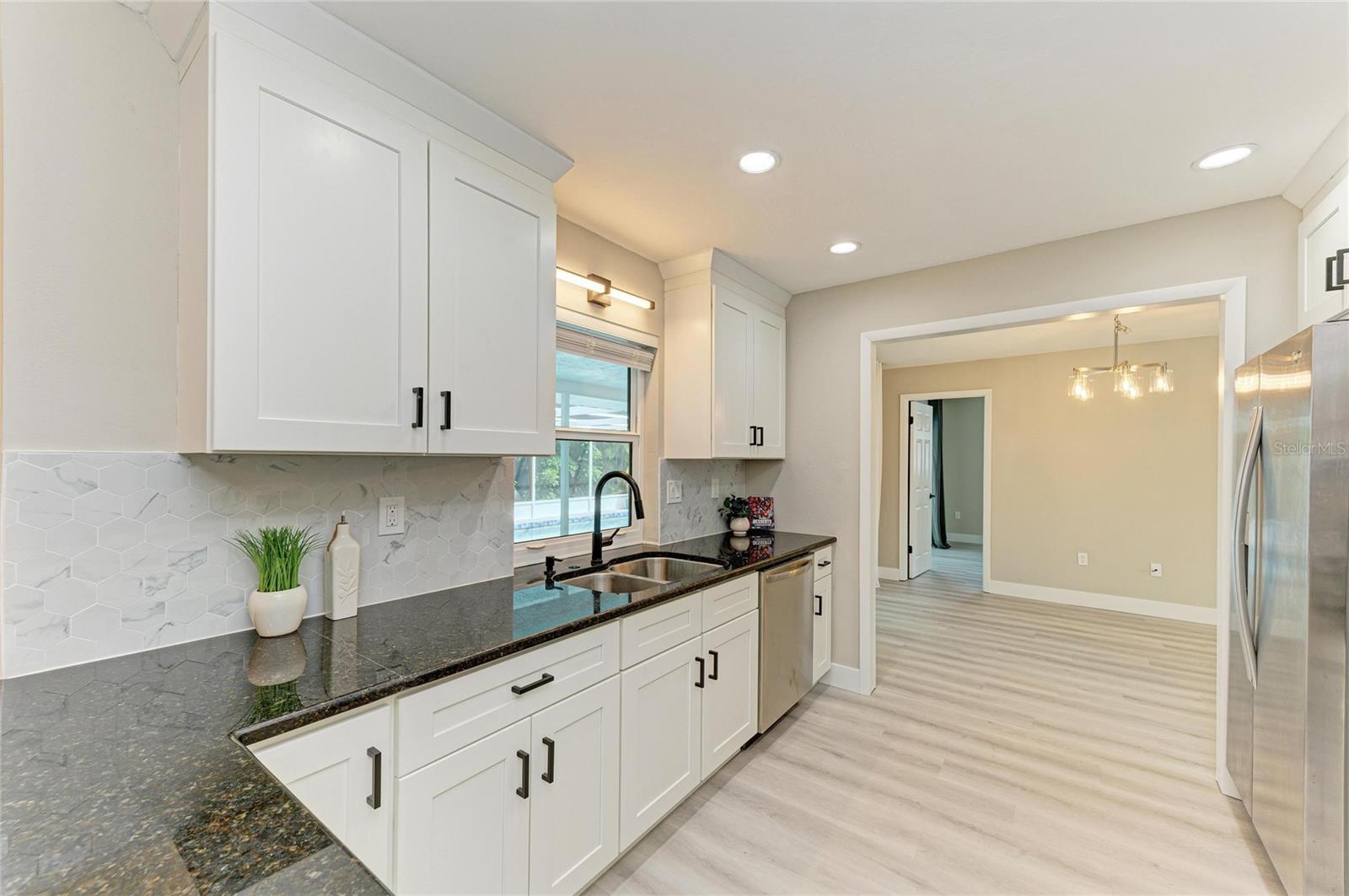 GLEN OAKS COUNTRY CLUB ESTATES - Residential