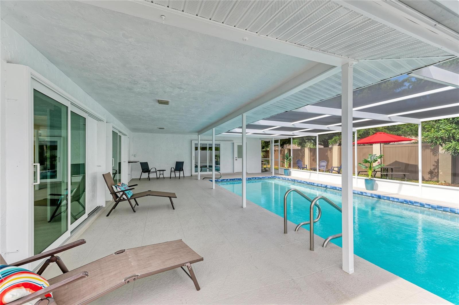 GLEN OAKS COUNTRY CLUB ESTATES - Residential