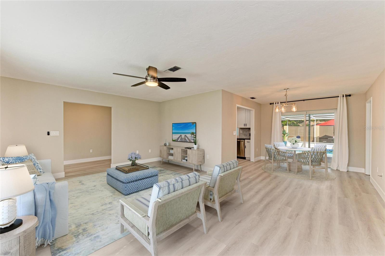 GLEN OAKS COUNTRY CLUB ESTATES - Residential