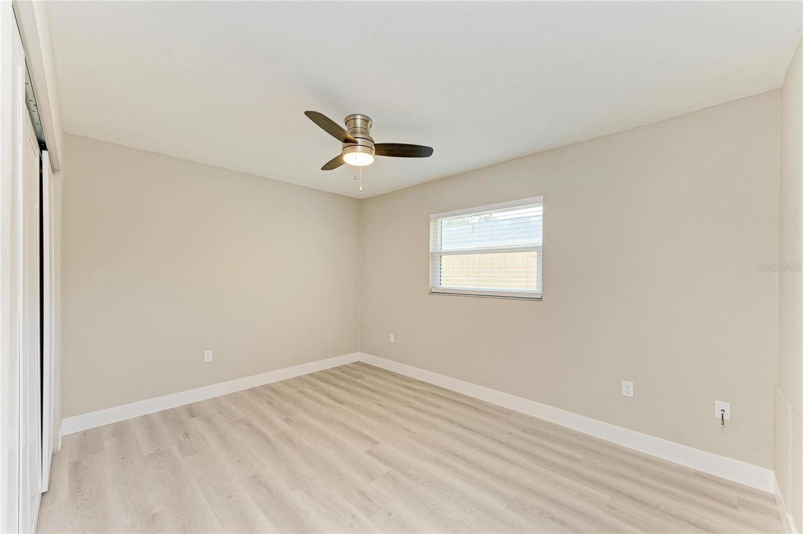 GLEN OAKS COUNTRY CLUB ESTATES - Residential