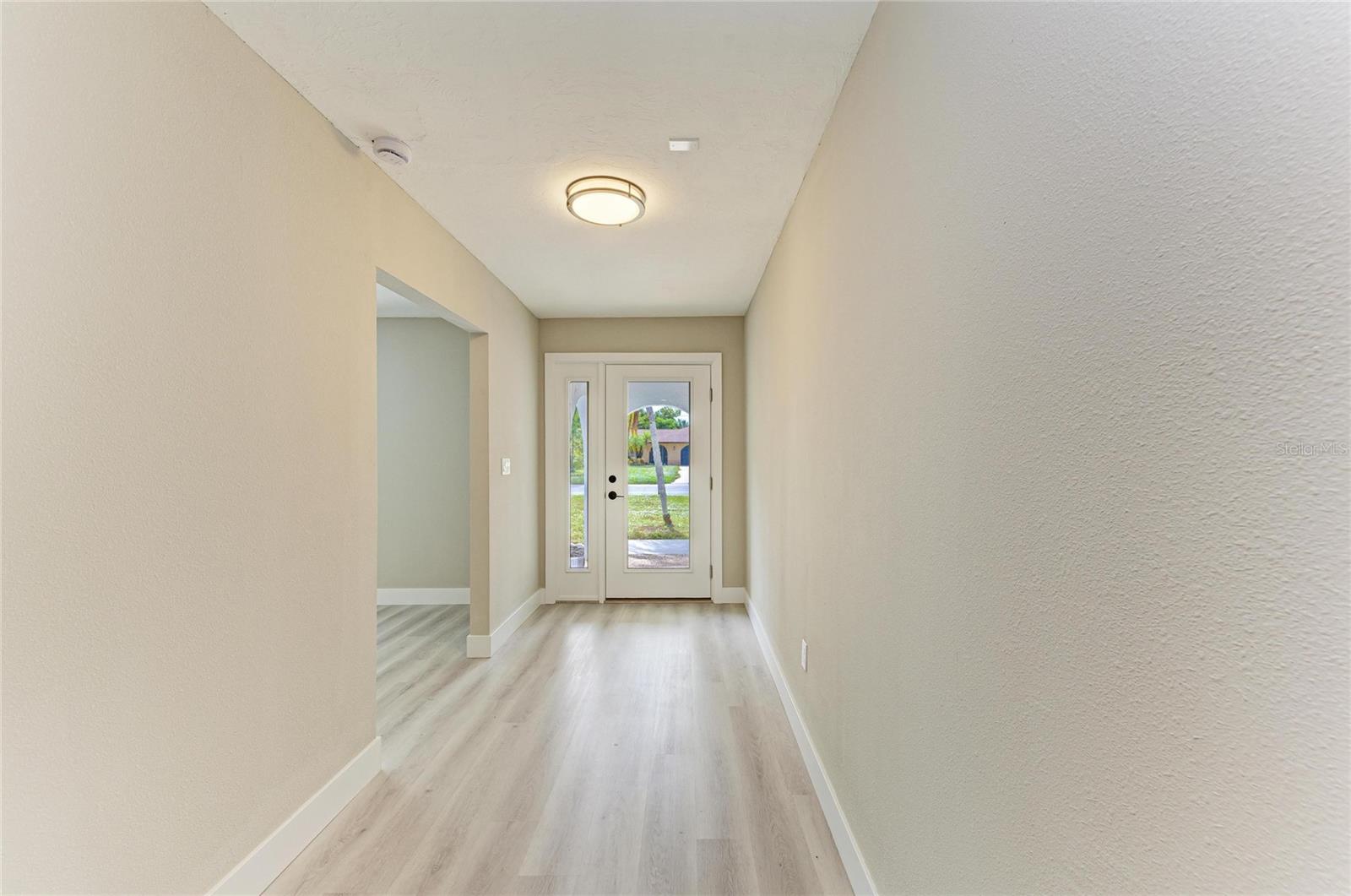 GLEN OAKS COUNTRY CLUB ESTATES - Residential