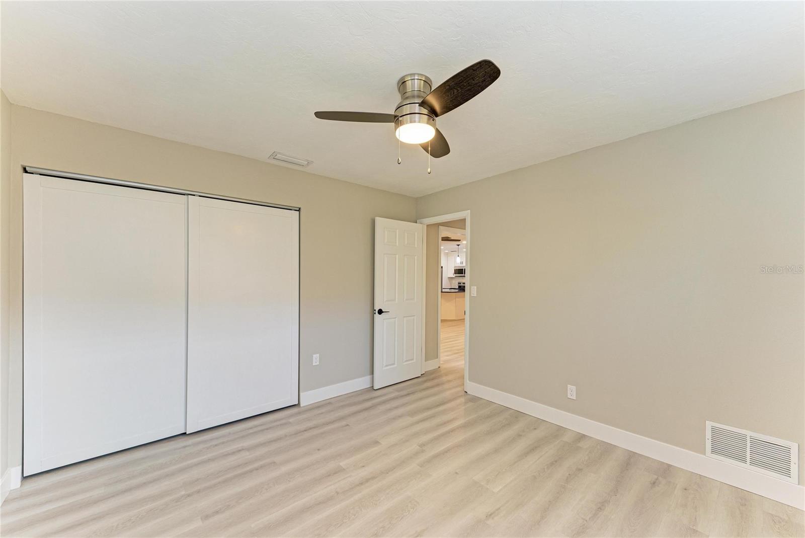 GLEN OAKS COUNTRY CLUB ESTATES - Residential