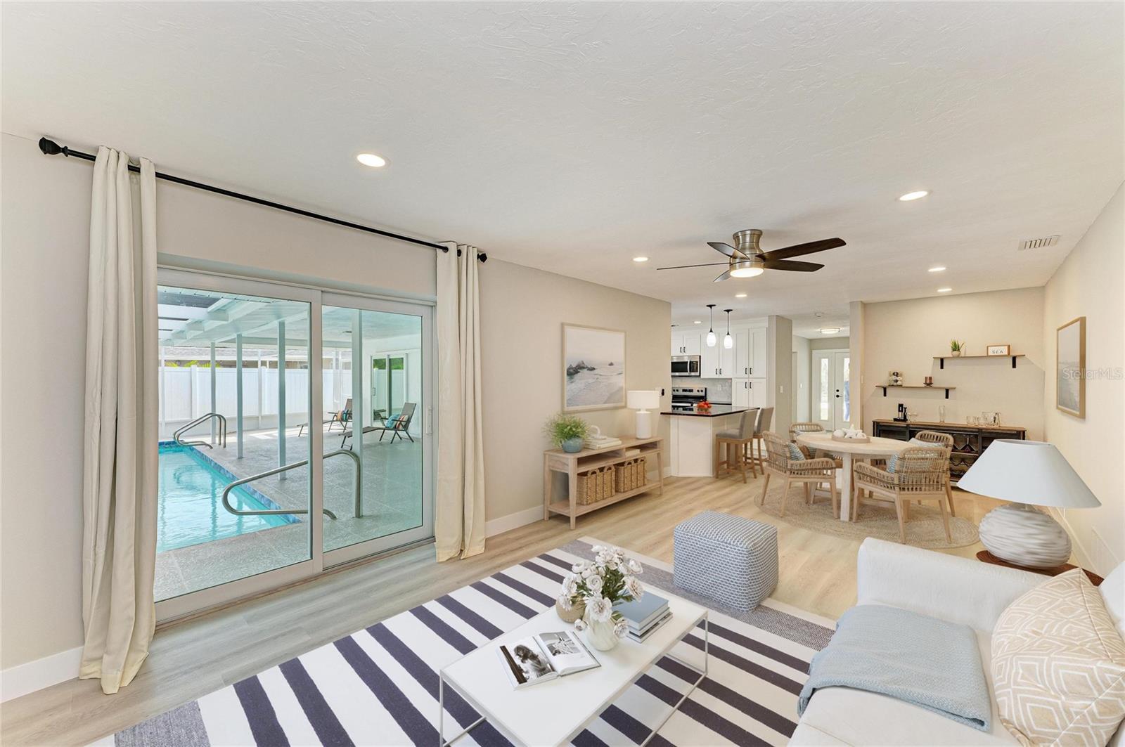 GLEN OAKS COUNTRY CLUB ESTATES - Residential