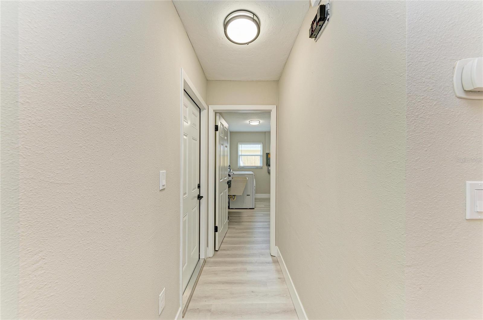 GLEN OAKS COUNTRY CLUB ESTATES - Residential