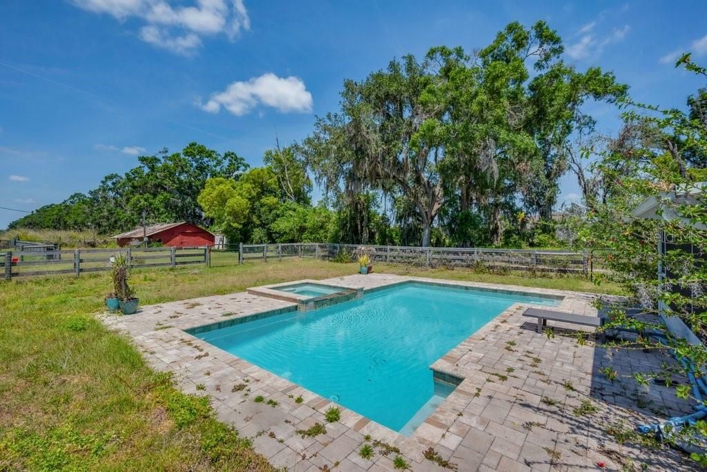 Photo of 11015 S County Road 39, Lithia, FL 33547 (MLS # TB8377957)