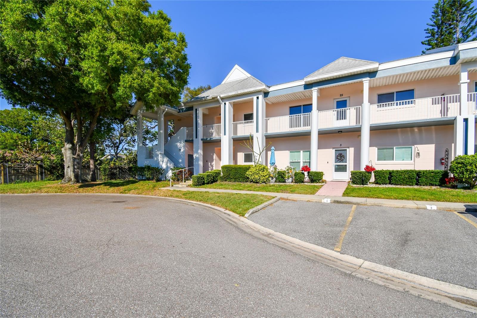2291 AMERICUS BOULEVARD W 23